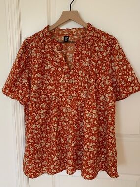 Rust Floral Button-Front Short Sleeve Blouse
